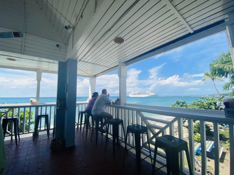 Louie and Nachos Beach Bar 4 768x576