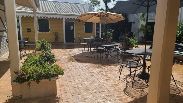 Pollys at the Pier 768x433