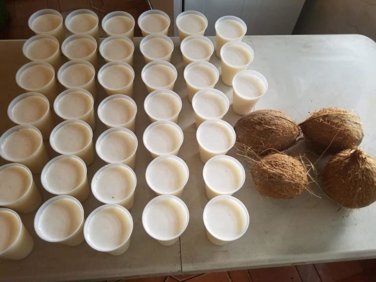 Rosas Booth 2 768x576