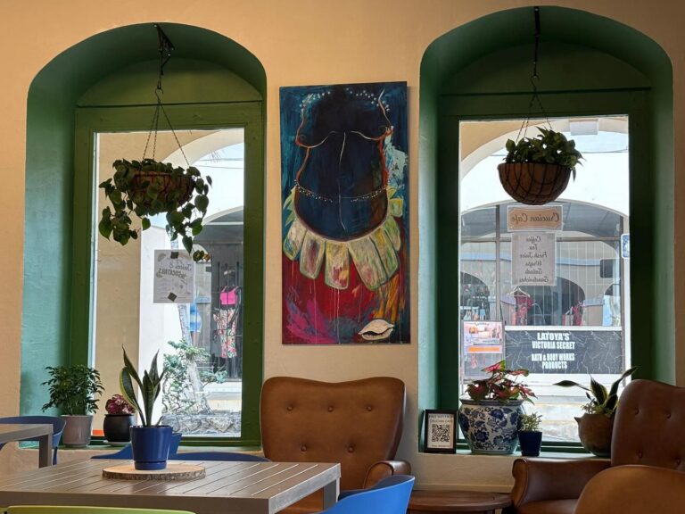 crucian cafe10 768x576